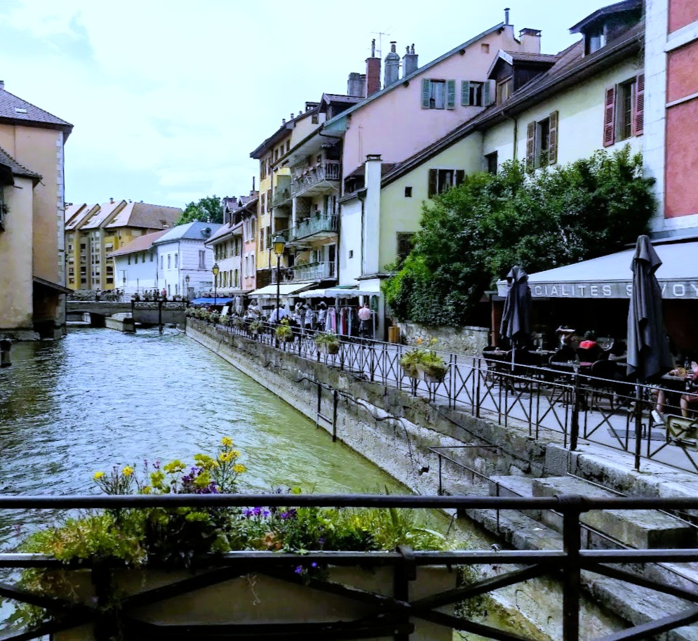 Annecy canals with colorful buildings